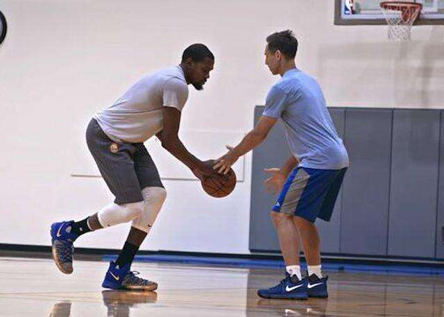 门且无一中 门且无一中